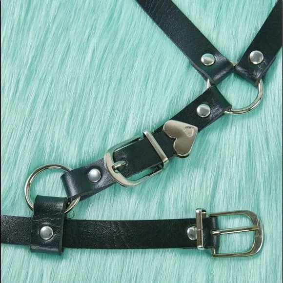 PU Leather Heart Charm Buckle Harness - Picture 7 of 7